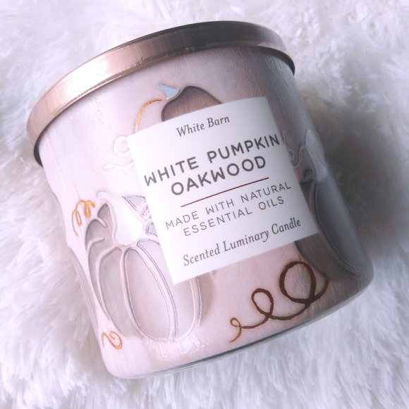 New Bath & Body White Pumpkin Oakwood Candle - Picture 2 of 3